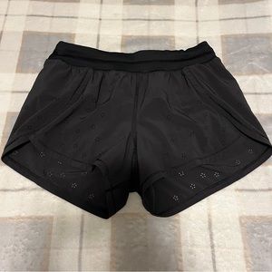 ✨SOLD✨Lululemon Run Breeze by Low-Rise Lined Short Size 6